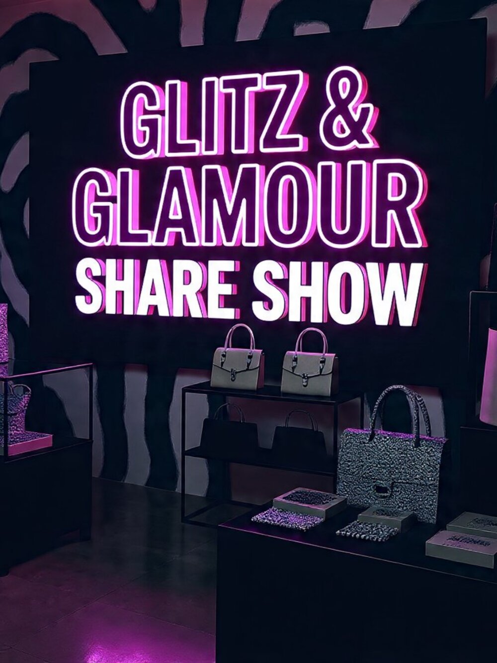 Glitz & Glamour Show!! 10pm est - Anyone is Welcome Live To Show Items
